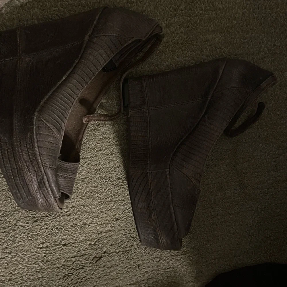 Clogs - Picture 3 of 4